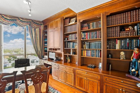 Condominio en venta en Fort Lauderdale, Florida, 3 dormitorios, 382.76 m2 № 2261066 - foto 18