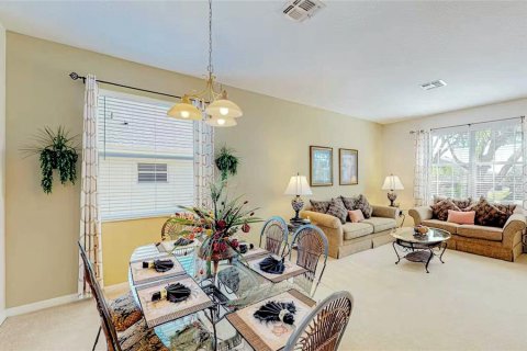 Снять в аренду виллу или дом в Дэвенпорт, Флорида 1 комната, 283.82м2, № 1915886 - фото 3