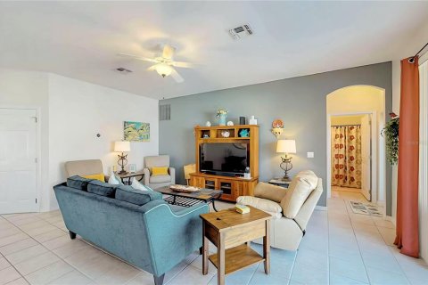 Снять в аренду виллу или дом в Дэвенпорт, Флорида 1 комната, 283.82м2, № 1915886 - фото 5