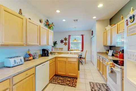 Снять в аренду виллу или дом в Дэвенпорт, Флорида 1 комната, 283.82м2, № 1915886 - фото 7