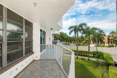 Снять в аренду кондоминиум в Халландейл-Бич, Флорида 1 спальня, 78.97м2, № 1993320 - фото 28