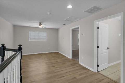 House in Orlando, Florida 5 bedrooms, 253.9 sq.m. № 1846859 - photo 23