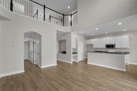 House in Orlando, Florida 5 bedrooms, 253.9 sq.m. № 1846859 - photo 7