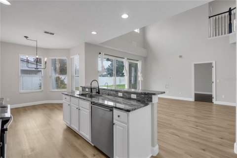 House in Orlando, Florida 5 bedrooms, 253.9 sq.m. № 1846859 - photo 13