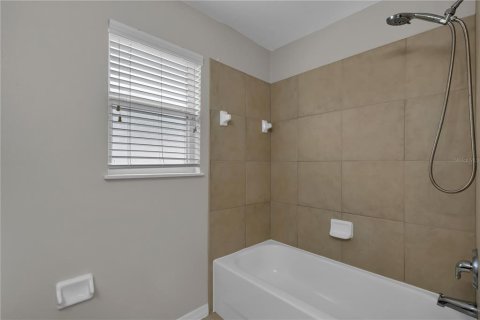 House in Orlando, Florida 5 bedrooms, 253.9 sq.m. № 1846859 - photo 29