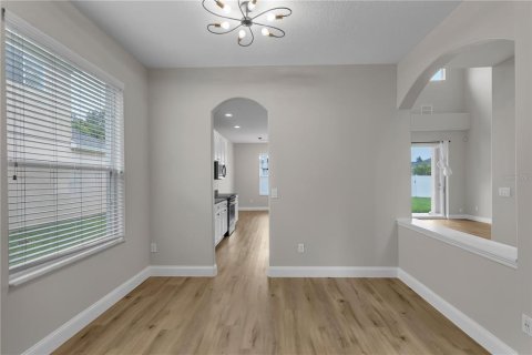 House in Orlando, Florida 5 bedrooms, 253.9 sq.m. № 1846859 - photo 11
