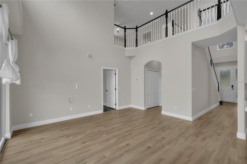 House in Orlando, Florida 5 bedrooms, 253.9 sq.m. № 1846859 - photo 8
