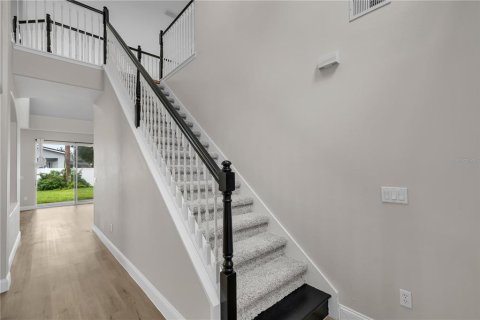 House in Orlando, Florida 5 bedrooms, 253.9 sq.m. № 1846859 - photo 20