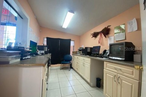 Propiedad comercial en venta en Orlando, Florida, 214.05 m2 № 1626001 - foto 15