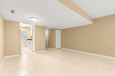 Copropriété à vendre à Tampa, Floride: 1 chambre, 72.74 m2 № 2111017 - photo 11