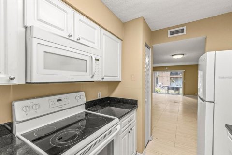 Copropriété à vendre à Tampa, Floride: 1 chambre, 72.74 m2 № 2111017 - photo 4