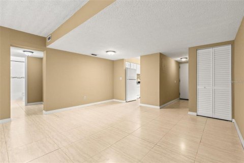 Copropriété à vendre à Tampa, Floride: 1 chambre, 72.74 m2 № 2111017 - photo 13