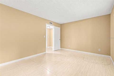 Copropriété à vendre à Tampa, Floride: 1 chambre, 72.74 m2 № 2111017 - photo 8