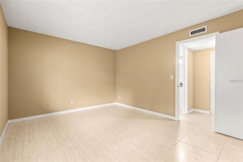 Copropriété à vendre à Tampa, Floride: 1 chambre, 72.74 m2 № 2111017 - photo 6