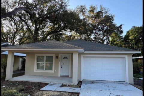 House in Winter Haven, Florida 3 bedrooms, 134.8 sq.m. № 2179802
