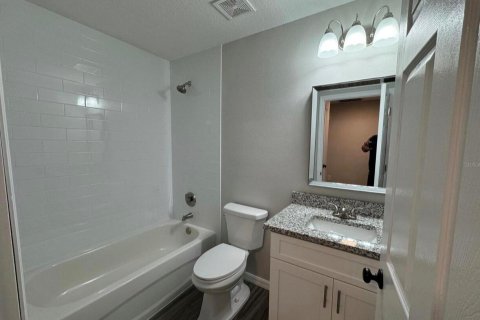 House in Winter Haven, Florida 3 bedrooms, 134.8 sq.m. № 2179802 - photo 4
