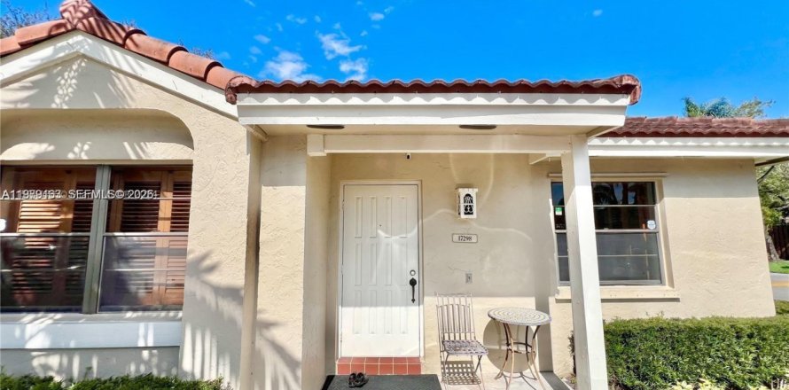 Таунхаус в Хайалиа, Флорида 2 спальни, 86.58м2 № 2044729