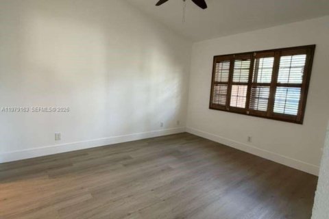 Снять в аренду таунхаус в Хайалиа, Флорида 2 спальни, 86.58м2, № 2044729 - фото 11