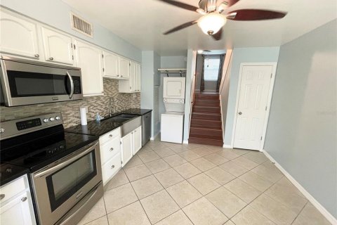 Townhouse in Tampa, Florida 2 bedrooms, 96.99 sq.m. № 1905141 - photo 5