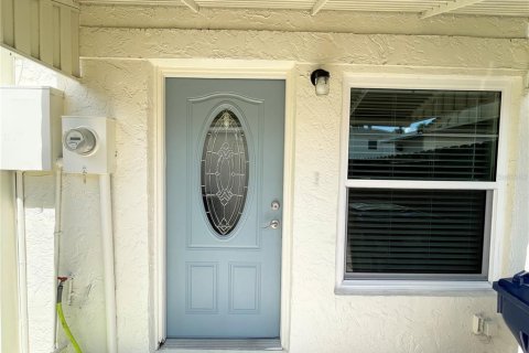 Townhouse in Tampa, Florida 2 bedrooms, 96.99 sq.m. № 1905141 - photo 4