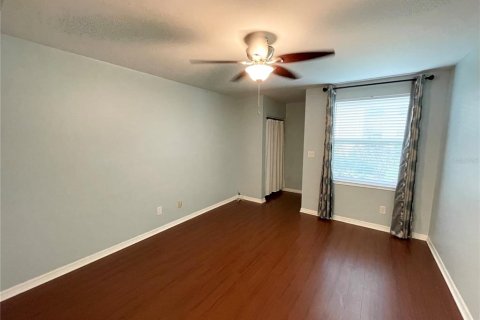 Townhouse in Tampa, Florida 2 bedrooms, 96.99 sq.m. № 1905141 - photo 8