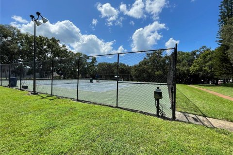 Townhouse in Tampa, Florida 2 bedrooms, 96.99 sq.m. № 1905141 - photo 21