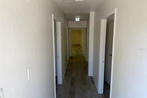 Immobilier commercial à louer à Gainesville, Floride: 130.06 m2 № 2418390 - photo 4