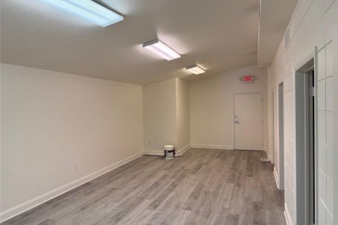 Immobilier commercial à louer à Gainesville, Floride: 130.06 m2 № 2418390 - photo 7
