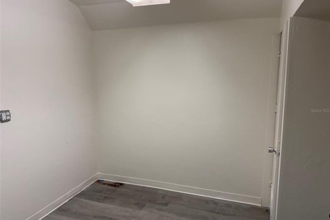 Immobilier commercial à louer à Gainesville, Floride: 130.06 m2 № 2418390 - photo 6
