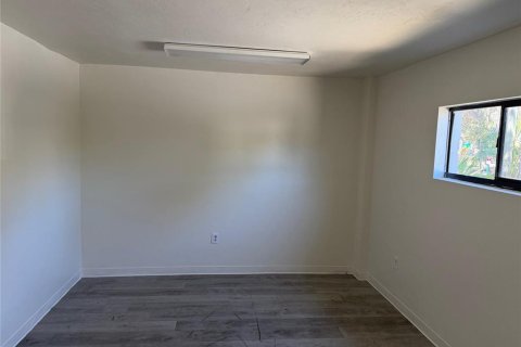 Immobilier commercial à louer à Gainesville, Floride: 130.06 m2 № 2418390 - photo 5