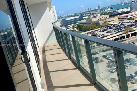 Купить кондоминиум в Майами, Флорида 2 спальни, 81.94м2, № 2051779 - фото 9