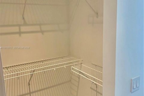 Купить кондоминиум в Майами, Флорида 2 спальни, 81.94м2, № 2051779 - фото 8