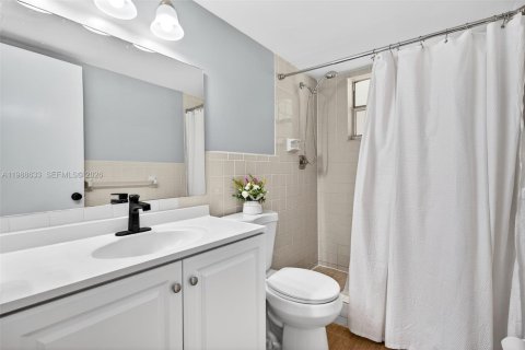 Condo in Davie, Florida, 2 bedrooms  № 2056142 - photo 19