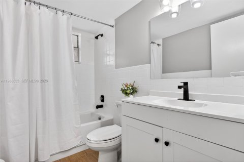 Condo in Davie, Florida, 2 bedrooms  № 2056142 - photo 24