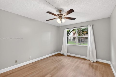Condo in Davie, Florida, 2 bedrooms  № 2056142 - photo 21