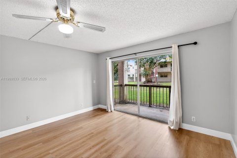 Condo in Davie, Florida, 2 bedrooms  № 2056142 - photo 14