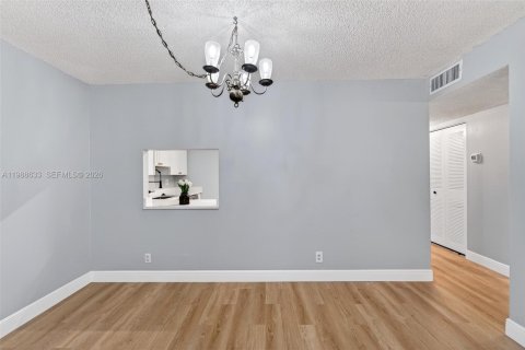 Condo in Davie, Florida, 2 bedrooms  № 2056142 - photo 10