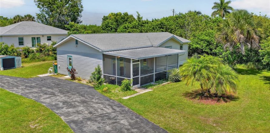 Villa ou maison à Punta Gorda, Floride 3 chambres, 115.85 m2 № 2150940
