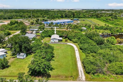 Villa ou maison à vendre à Punta Gorda, Floride: 3 chambres, 115.85 m2 № 2150940 - photo 2