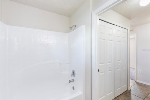 Casa en venta en Spring Hill, Florida, 4 dormitorios, 193.98 m2 № 1801318 - foto 24