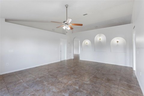 Casa en venta en Spring Hill, Florida, 4 dormitorios, 193.98 m2 № 1801318 - foto 8
