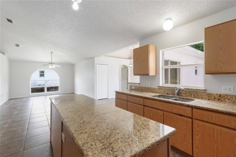Casa en venta en Spring Hill, Florida, 4 dormitorios, 193.98 m2 № 1801318 - foto 4