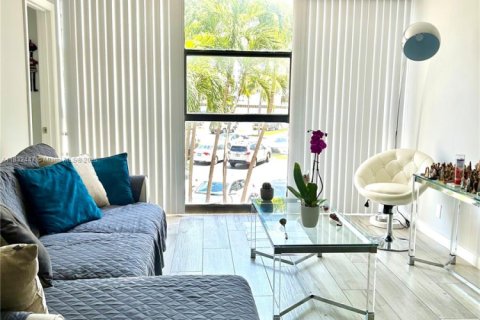 Copropriété à vendre à Hallandale Beach, Floride: 2 chambres, 99.87 m2 № 1979720 - photo 2