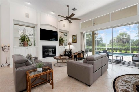 House in Englewood, Florida 3 bedrooms, 210.42 sq.m. № 2284263 - photo 10