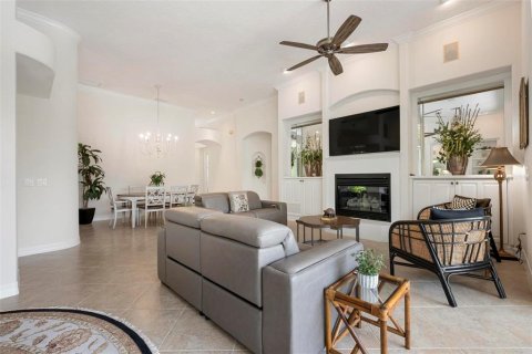 House in Englewood, Florida 3 bedrooms, 210.42 sq.m. № 2284263 - photo 16