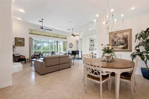 House in Englewood, Florida 3 bedrooms, 210.42 sq.m. № 2284263 - photo 6