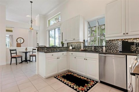 House in Englewood, Florida 3 bedrooms, 210.42 sq.m. № 2284263 - photo 23
