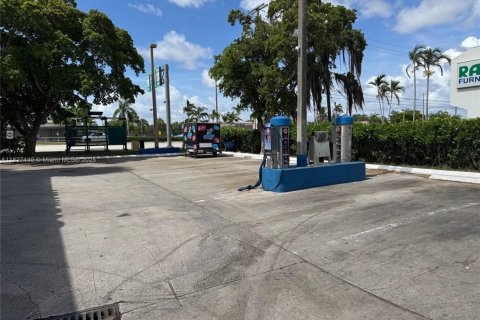 Купить коммерческую недвижимость в Пемброк-Пайнс, Флорида № 1957418 - фото 7