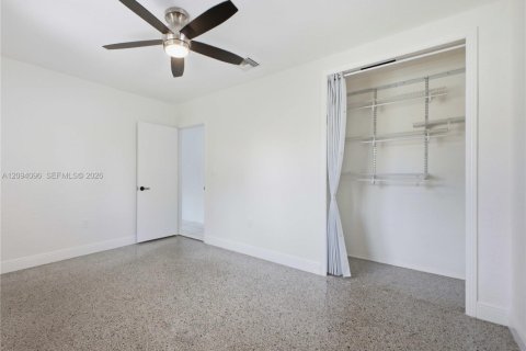 Villa ou maison à vendre à Hollywood, Floride: 3 chambres № 2382074 - photo 21