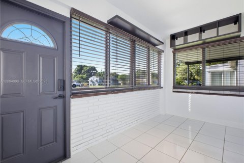 Villa ou maison à vendre à Hollywood, Floride: 3 chambres № 2382074 - photo 6
